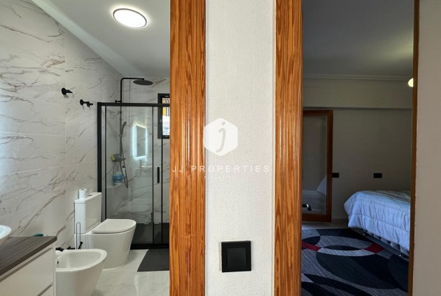 Tweedehands - Appartement / flat -
Torrevieja - Centro