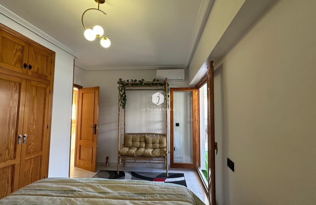 Tweedehands - Appartement / flat -
Torrevieja - Centro