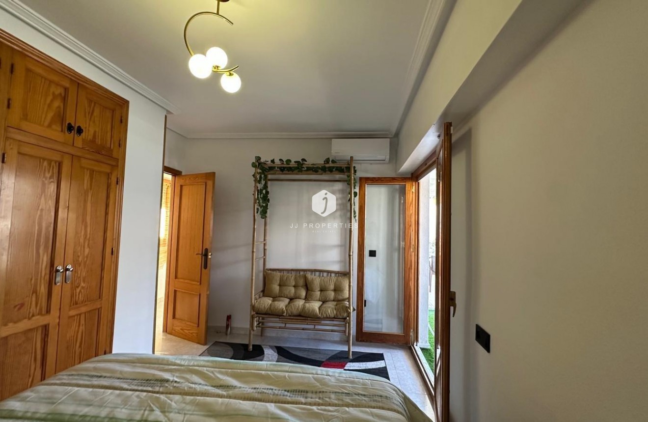 Tweedehands - Appartement / flat -
Torrevieja - Centro