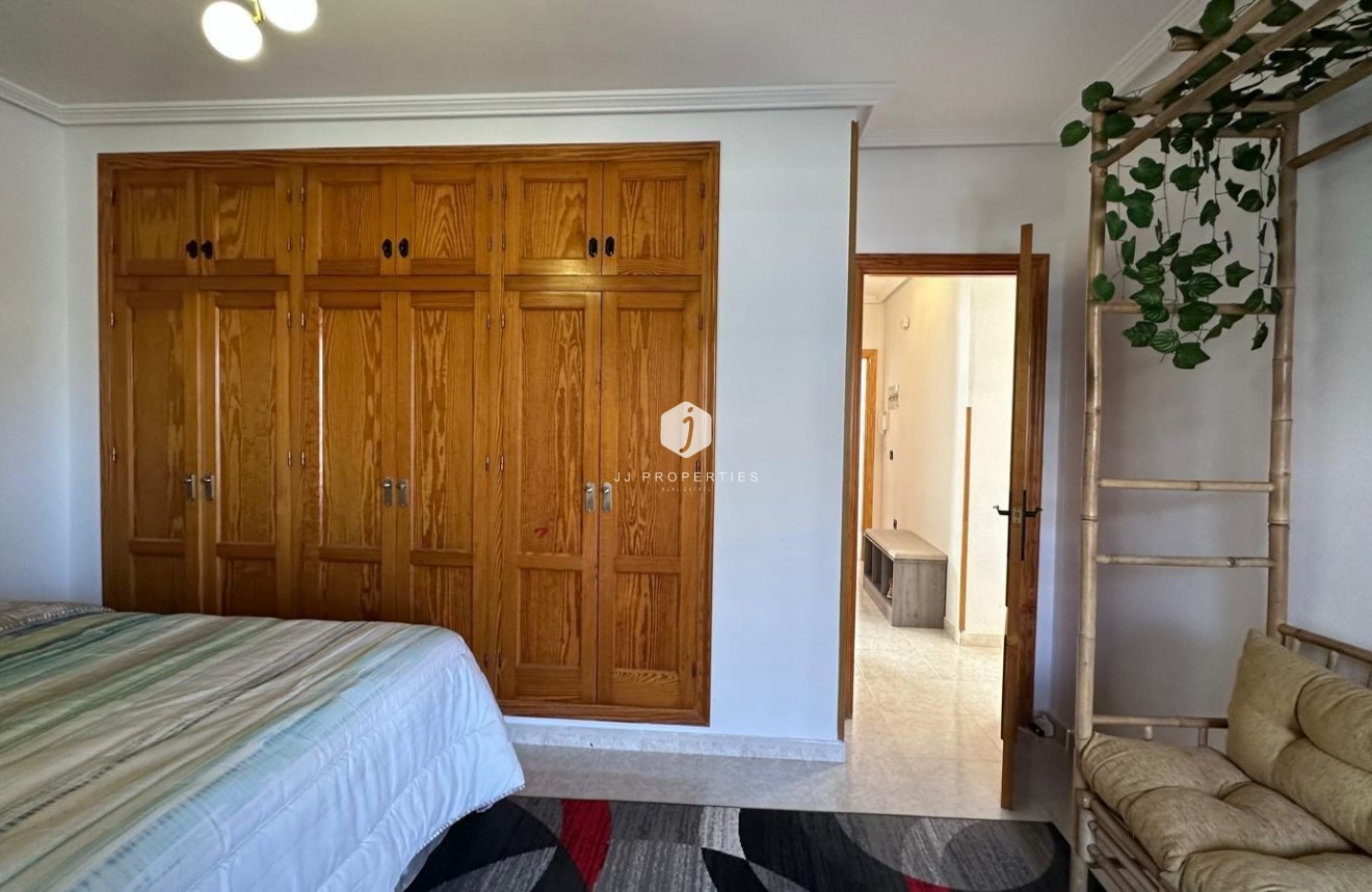 Tweedehands - Appartement / flat -
Torrevieja - Centro