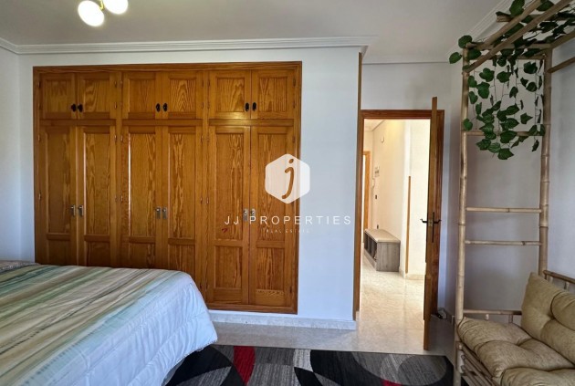 Tweedehands - Appartement / flat -
Torrevieja - Centro