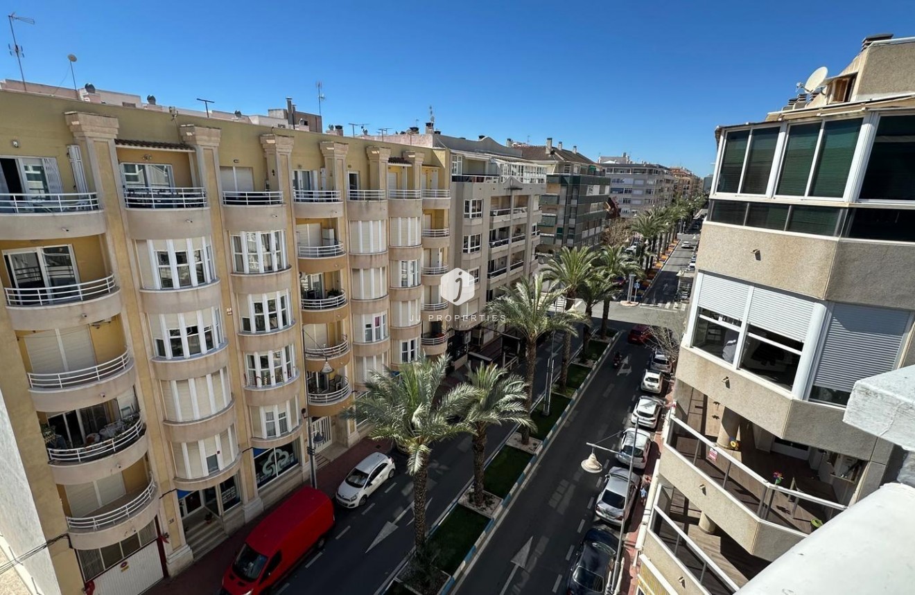 Tweedehands - Appartement / flat -
Torrevieja - Centro