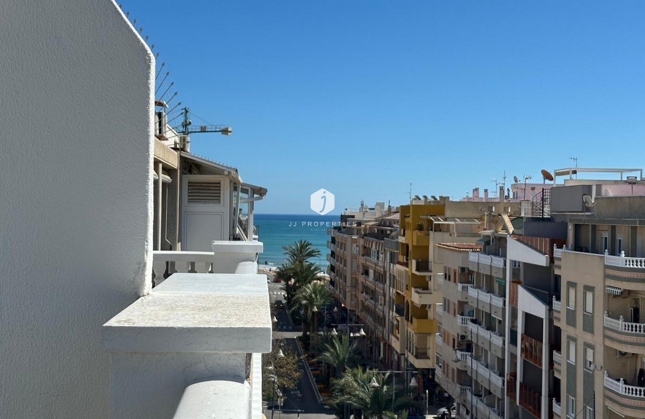Tweedehands - Appartement / flat -
Torrevieja - Centro