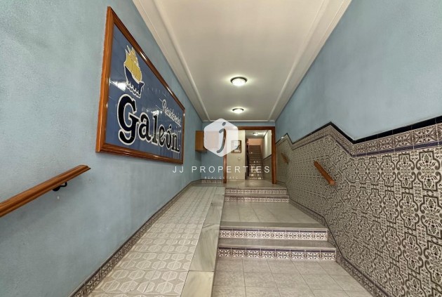 Tweedehands - Appartement / flat -
Torrevieja - Centro