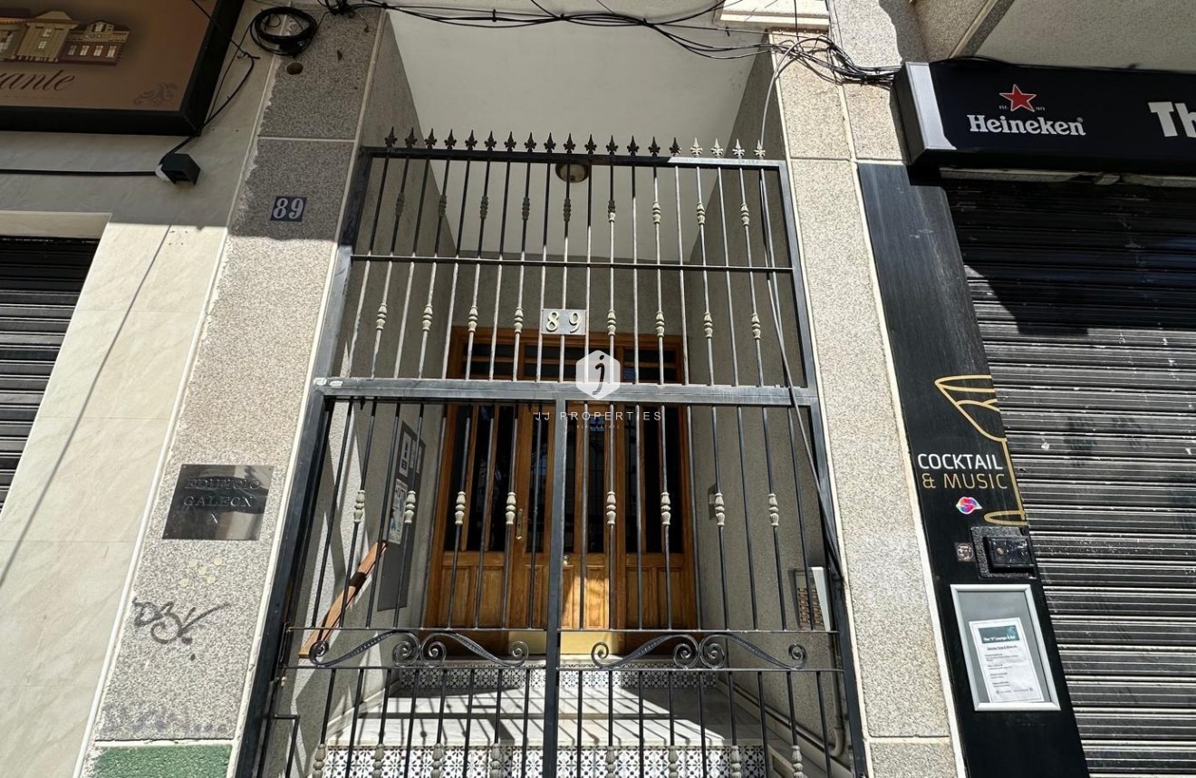 Tweedehands - Appartement / flat -
Torrevieja - Centro