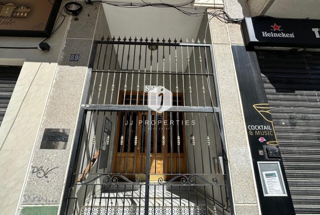 Tweedehands - Appartement / flat -
Torrevieja - Centro