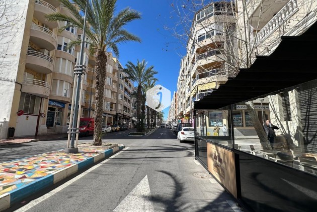 Tweedehands - Appartement / flat -
Torrevieja - Centro