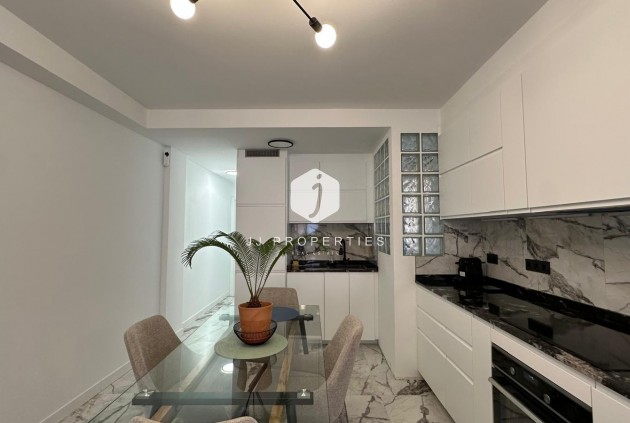 Resale - Apartment / flat -
Torrevieja - Playa del Cura