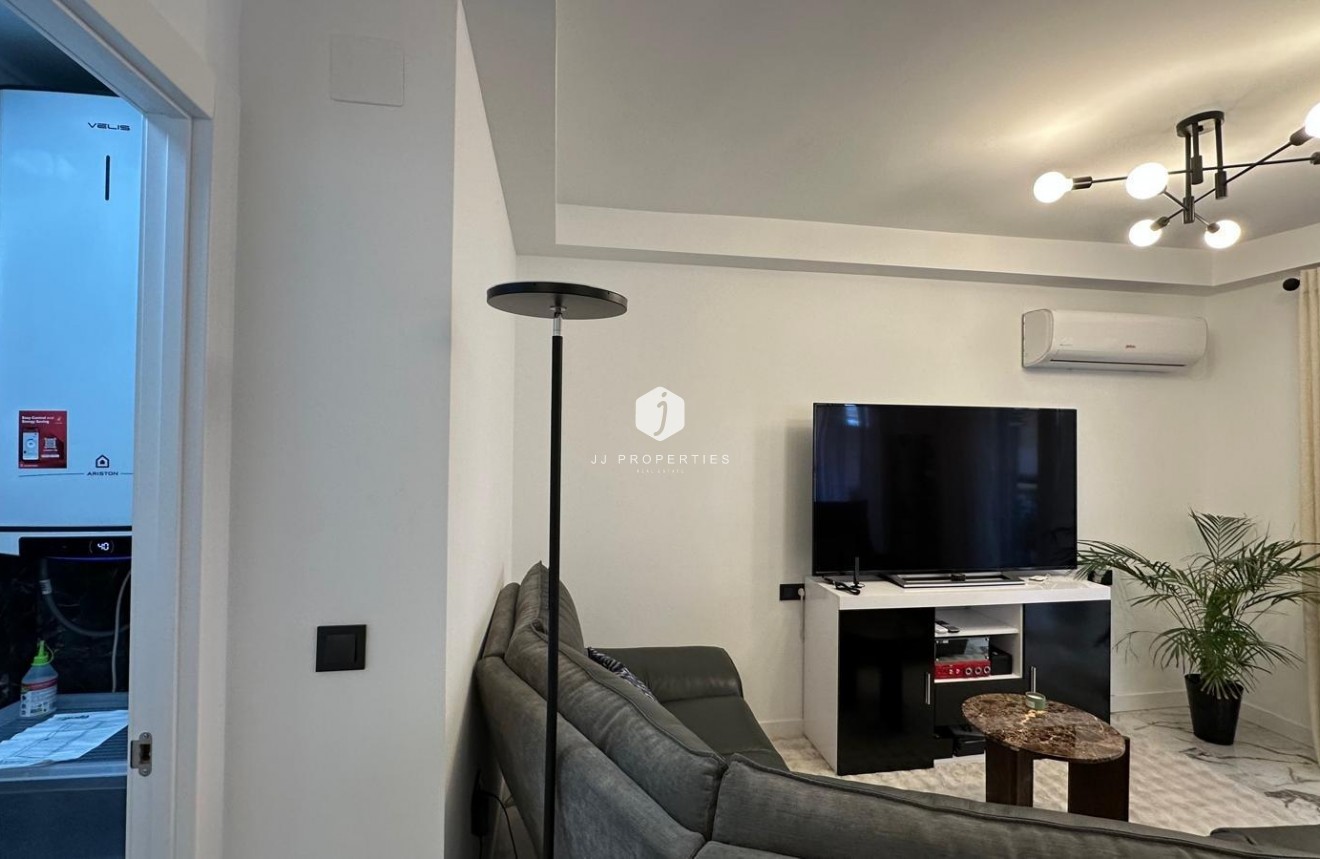 Resale - Apartment / flat -
Torrevieja - Playa del Cura