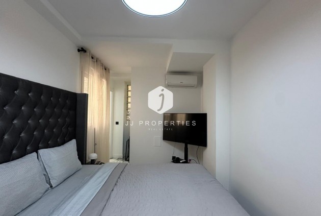 Resale - Apartment / flat -
Torrevieja - Playa del Cura