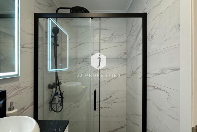 Resale - Apartment / flat -
Torrevieja - Playa del Cura