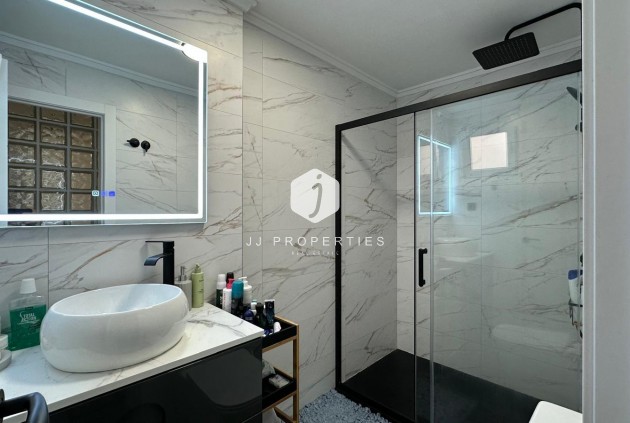 Resale - Apartment / flat -
Torrevieja - Playa del Cura