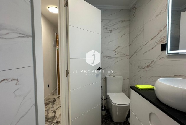 Resale - Apartment / flat -
Torrevieja - Playa del Cura