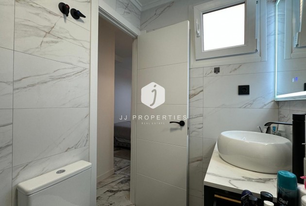 Resale - Apartment / flat -
Torrevieja - Playa del Cura