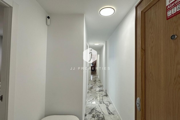 Resale - Apartment / flat -
Torrevieja - Playa del Cura