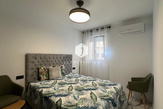 Resale - Apartment / flat -
Torrevieja - Playa del Cura