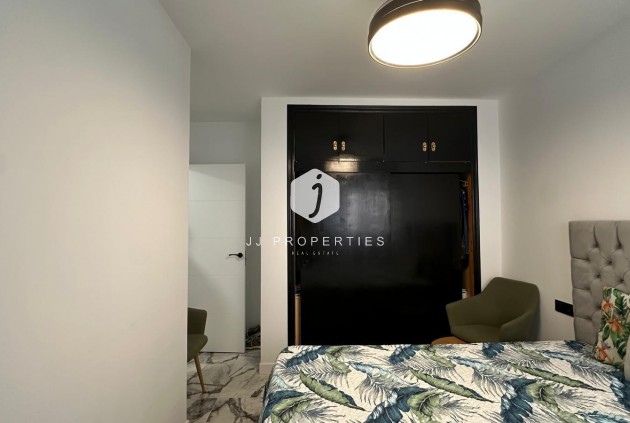 Resale - Apartment / flat -
Torrevieja - Playa del Cura