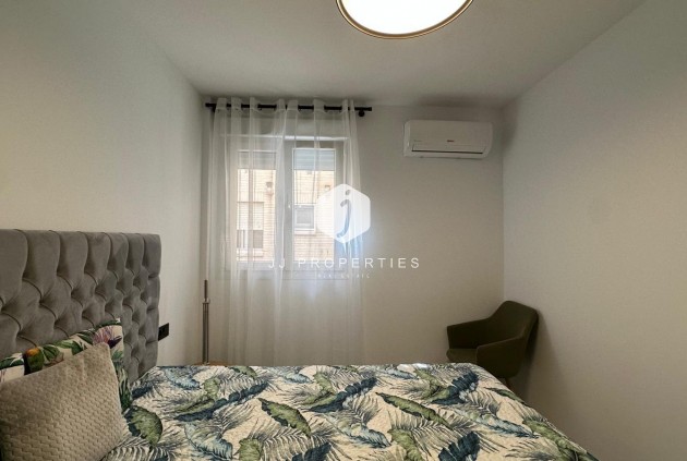 Resale - Apartment / flat -
Torrevieja - Playa del Cura