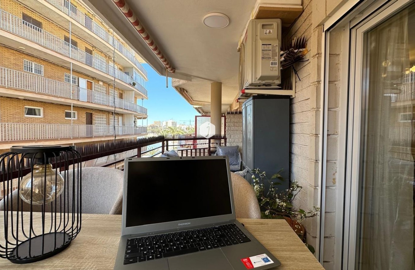 Resale - Apartment / flat -
Torrevieja - Playa del Cura