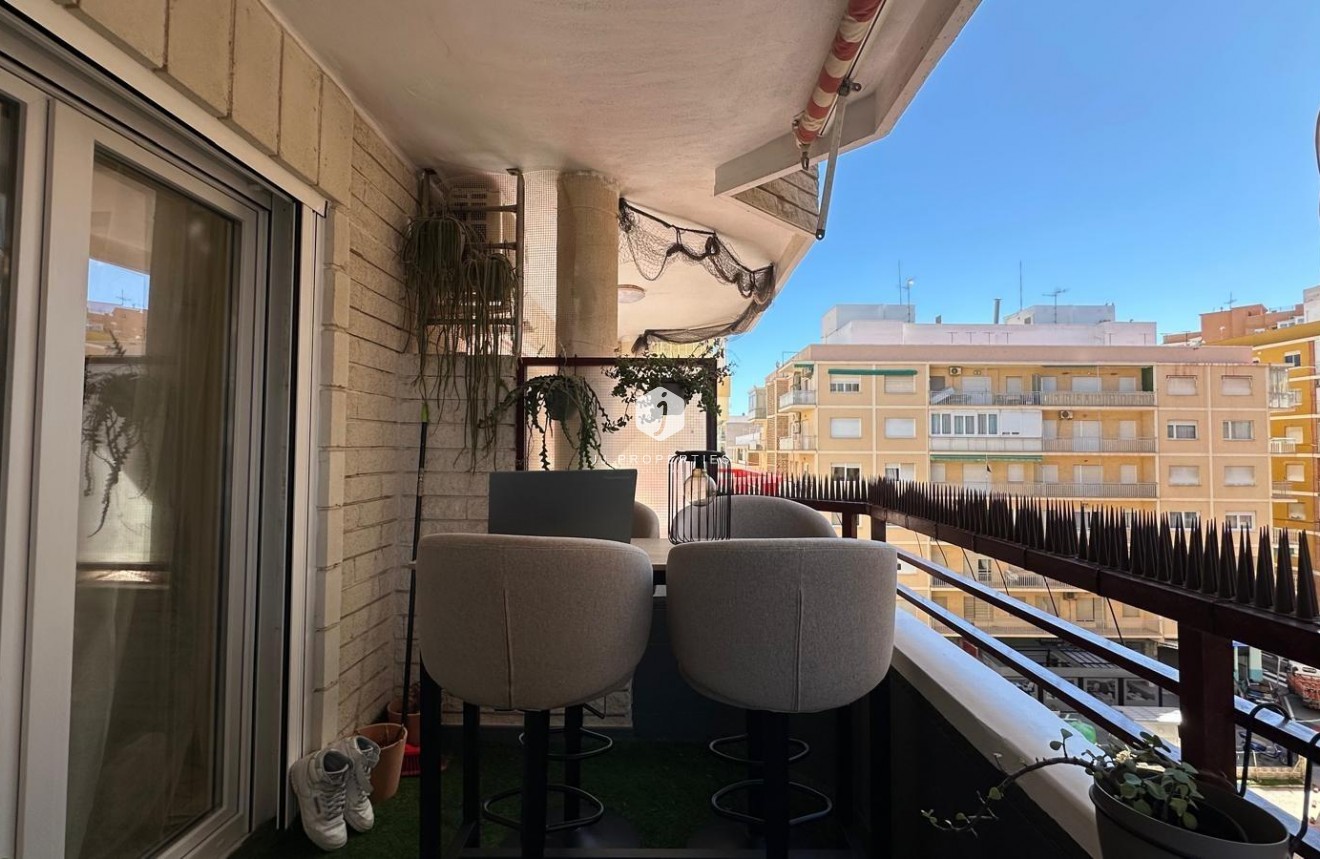 Resale - Apartment / flat -
Torrevieja - Playa del Cura