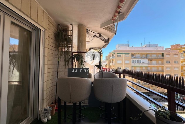 Resale - Apartment / flat -
Torrevieja - Playa del Cura