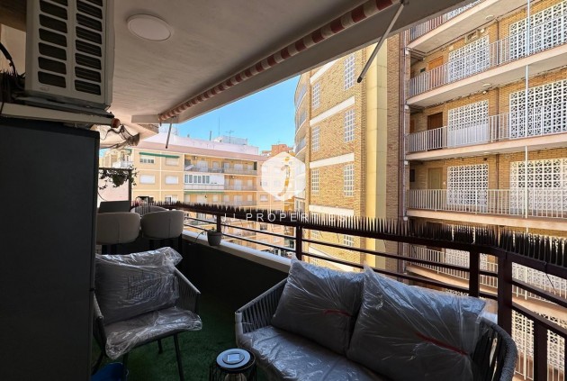 Resale - Apartment / flat -
Torrevieja - Playa del Cura