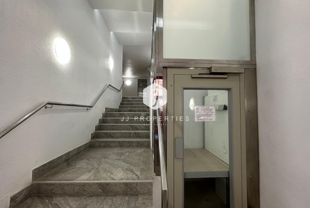 Resale - Apartment / flat -
Torrevieja - Playa del Cura