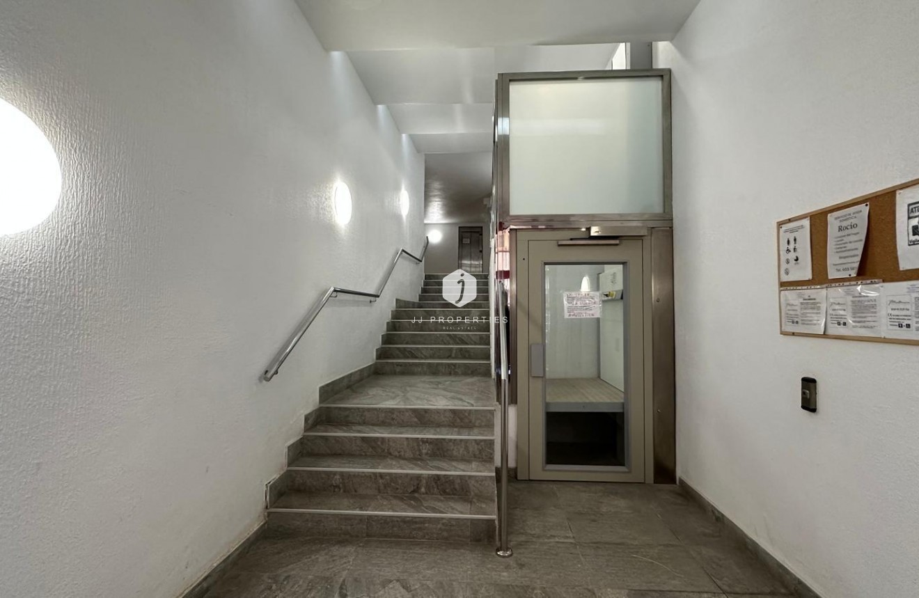 Resale - Apartment / flat -
Torrevieja - Playa del Cura