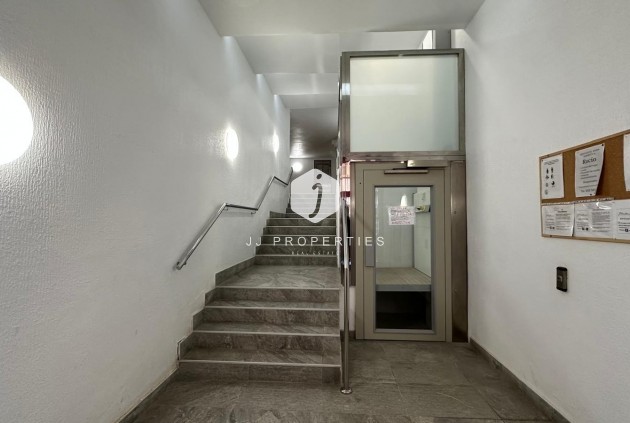 Resale - Apartment / flat -
Torrevieja - Playa del Cura