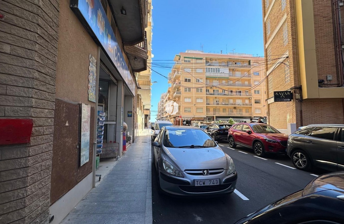 Resale - Apartment / flat -
Torrevieja - Playa del Cura