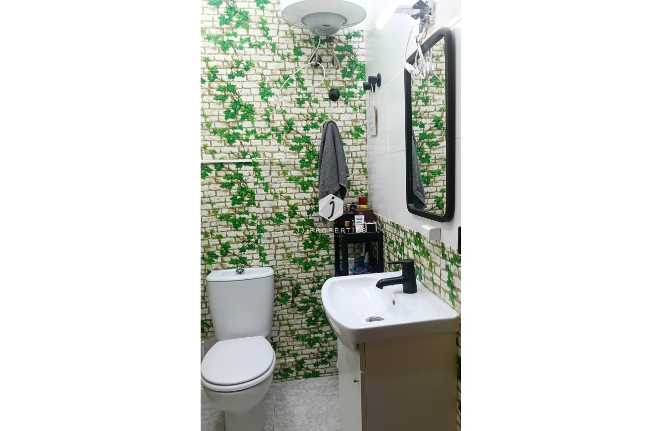 Resale - Chalet -
Torrevieja - Torretas