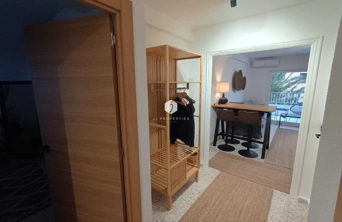 Resale - Apartment / flat -
Guardamar del Segura - Urbanizaciones