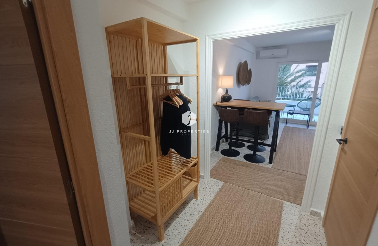 Resale - Apartment / flat -
Guardamar del Segura - Urbanizaciones