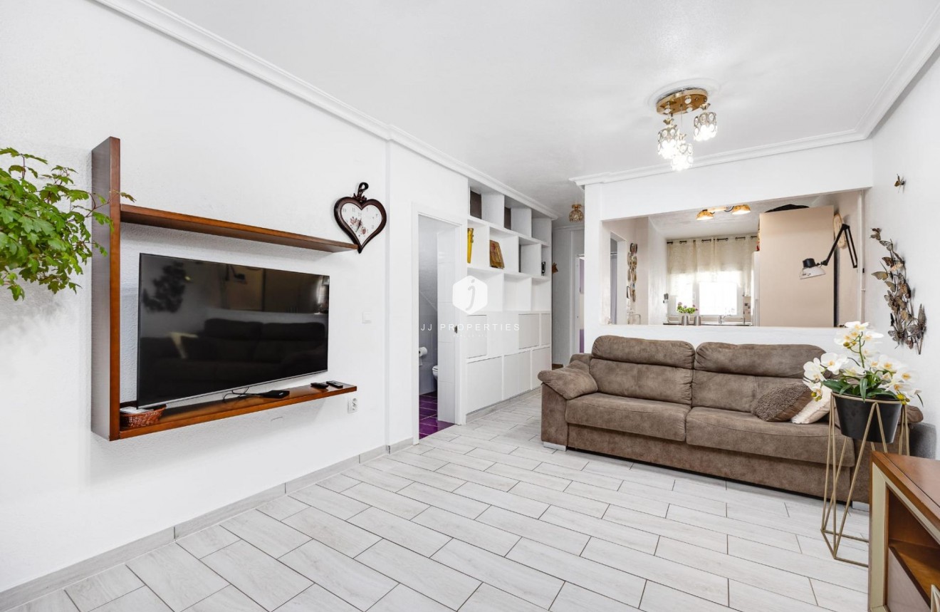 Resale - Chalet -
Torrevieja - Calas blanca