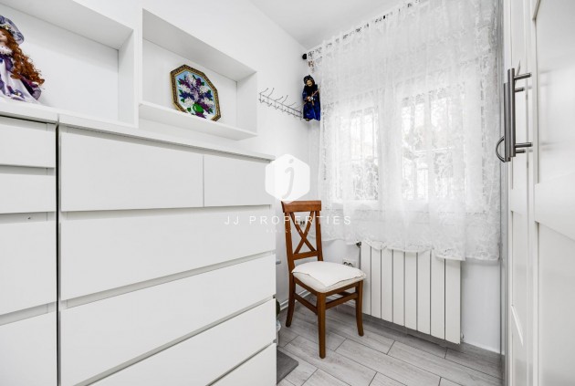 Resale - Chalet -
Torrevieja - Calas blanca