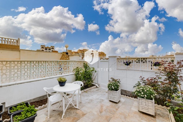 Resale - Chalet -
Torrevieja - Calas blanca