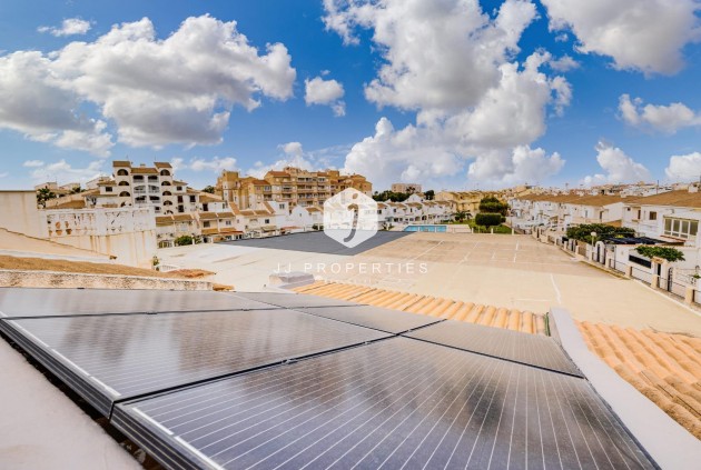 Resale - Chalet -
Torrevieja - Calas blanca