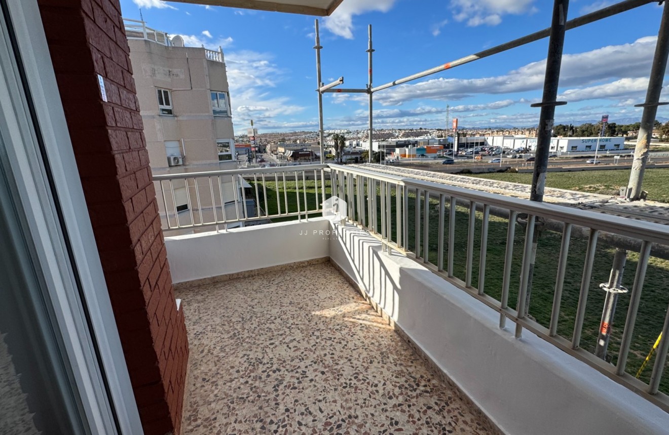 Resale - Apartment / flat -
Torrevieja - Costa Blanca