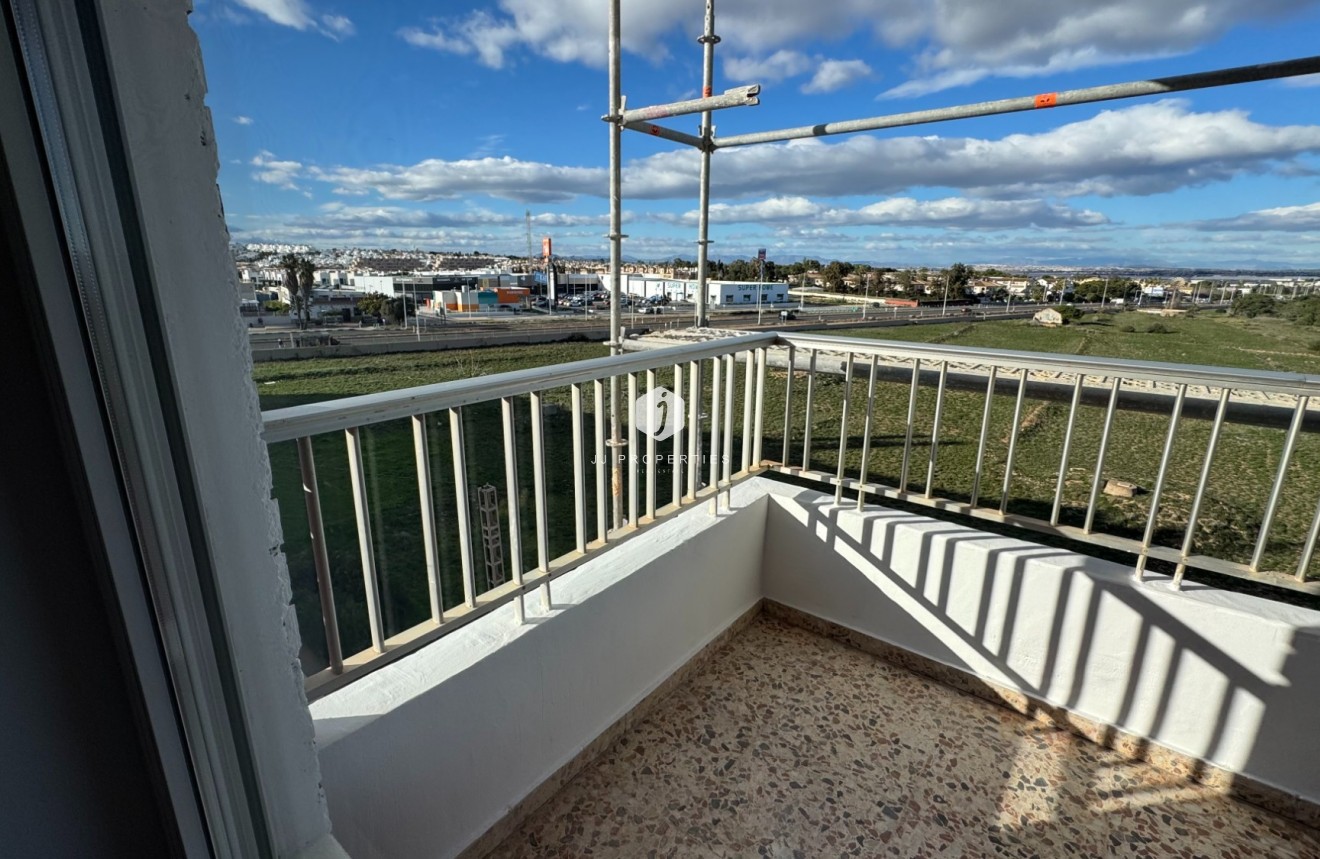 Resale - Apartment / flat -
Torrevieja - Costa Blanca