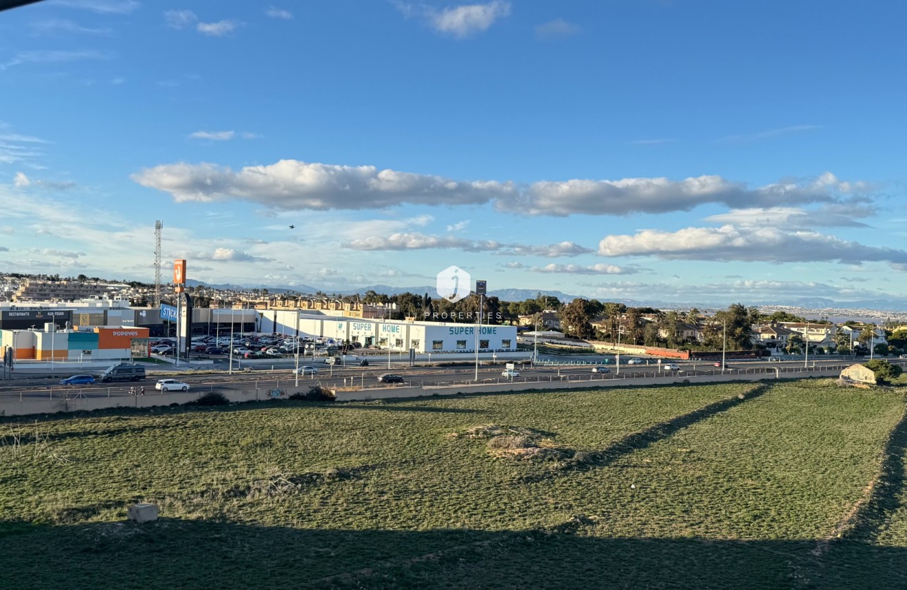 Resale - Apartment / flat -
Torrevieja - Costa Blanca