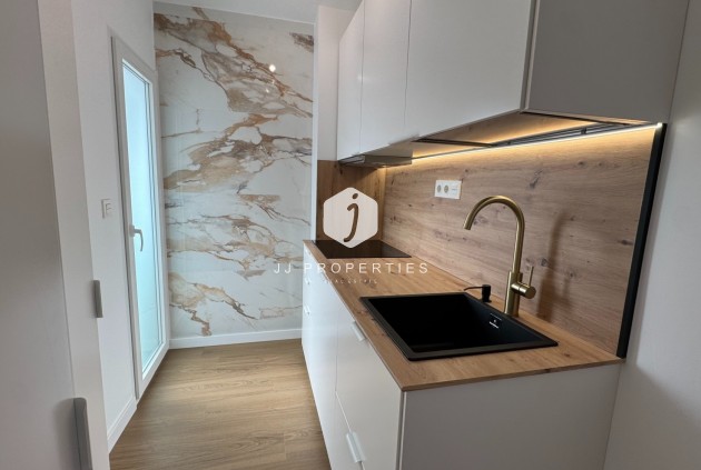 Resale - Apartment / flat -
Torrevieja - Costa Blanca