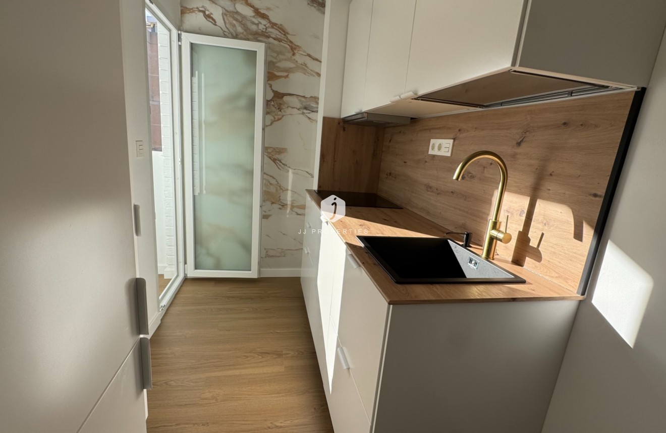 Resale - Apartment / flat -
Torrevieja - Costa Blanca