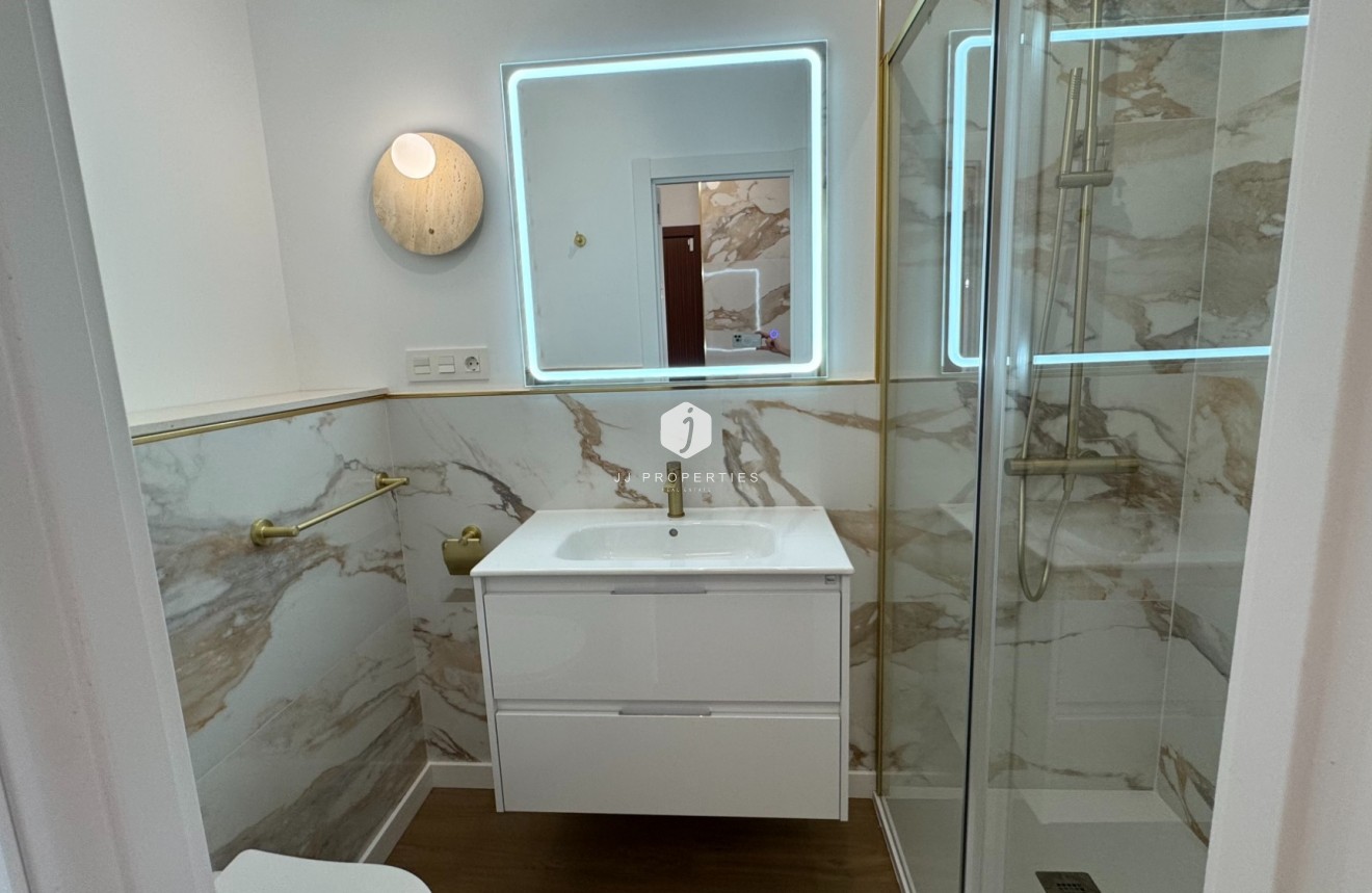 Resale - Apartment / flat -
Torrevieja - Costa Blanca