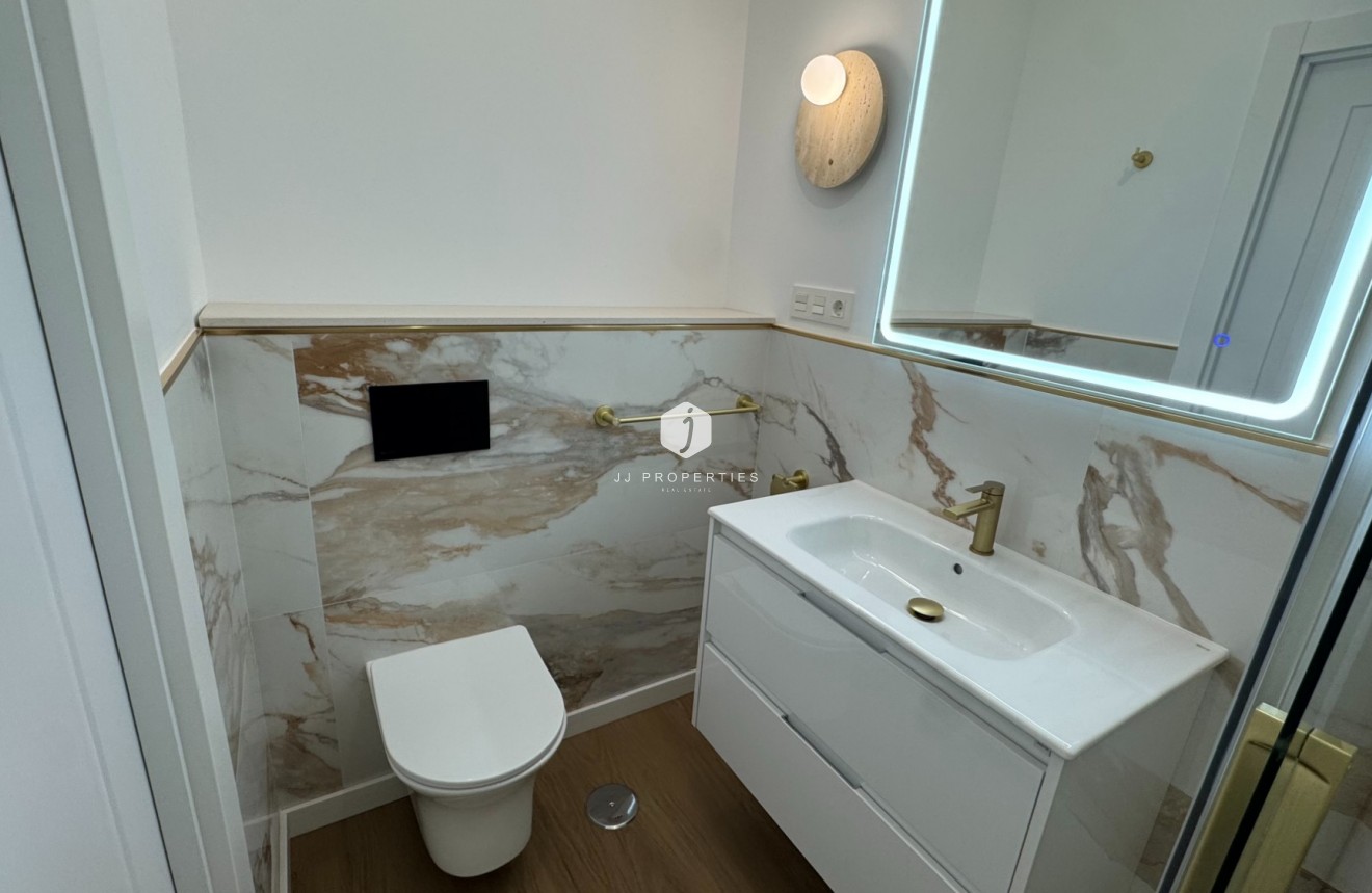 Resale - Apartment / flat -
Torrevieja - Costa Blanca