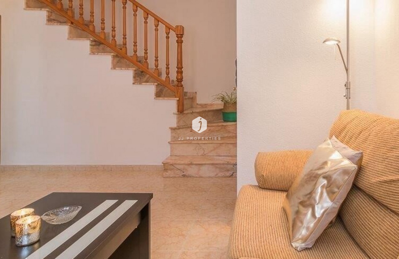 Resale - Chalet -
Orihuela Costa - Costa Blanca