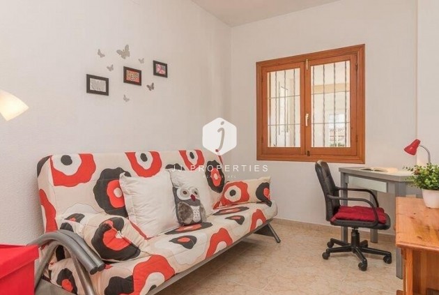 Resale - Chalet -
Orihuela Costa - Costa Blanca