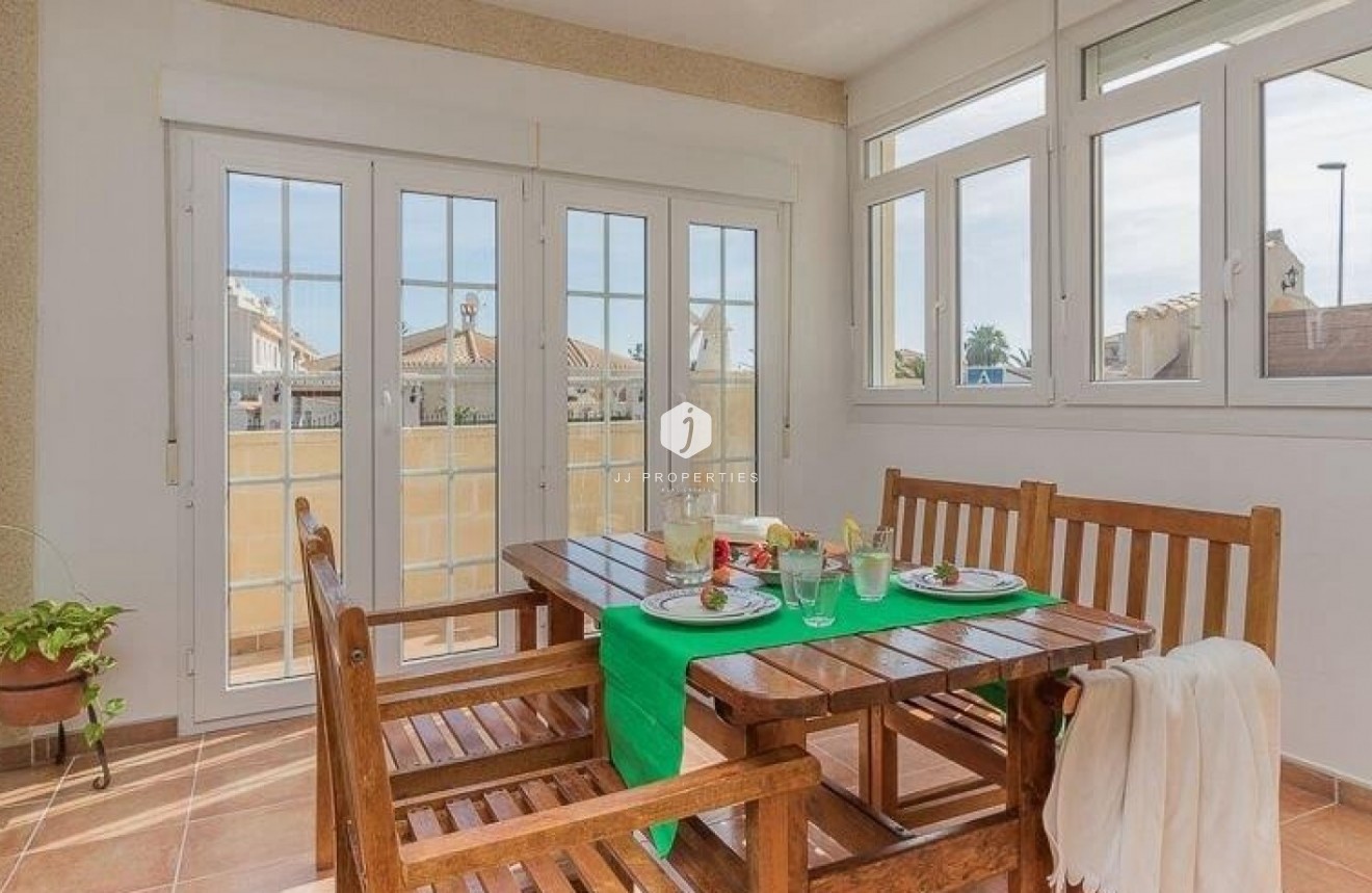 Resale - Chalet -
Orihuela Costa - Costa Blanca