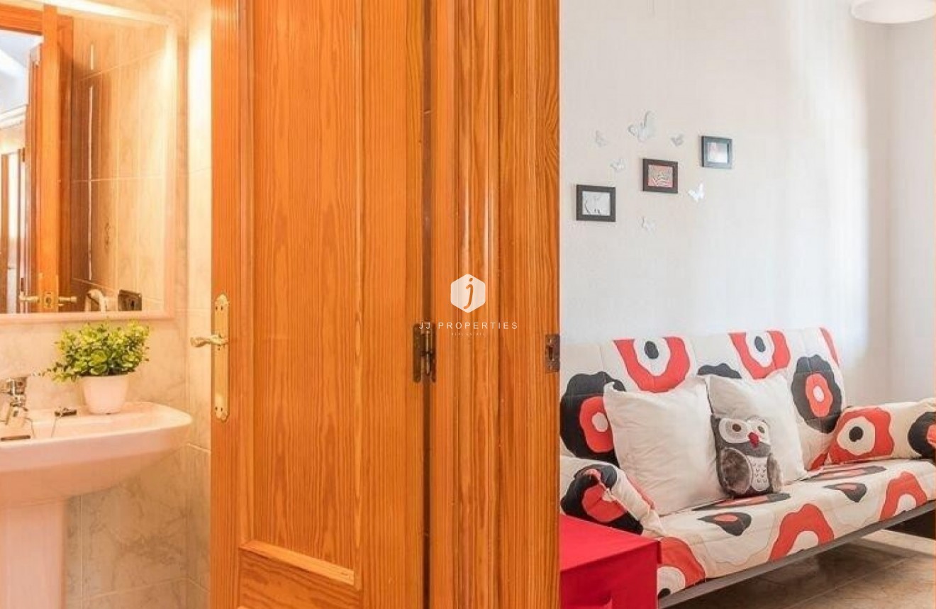 Resale - Chalet -
Orihuela Costa - Costa Blanca