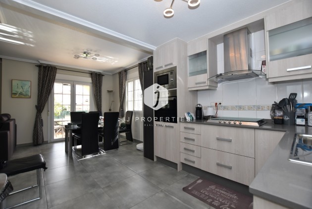 Resale - Villa -
Orihuela Costa - Costa Blanca