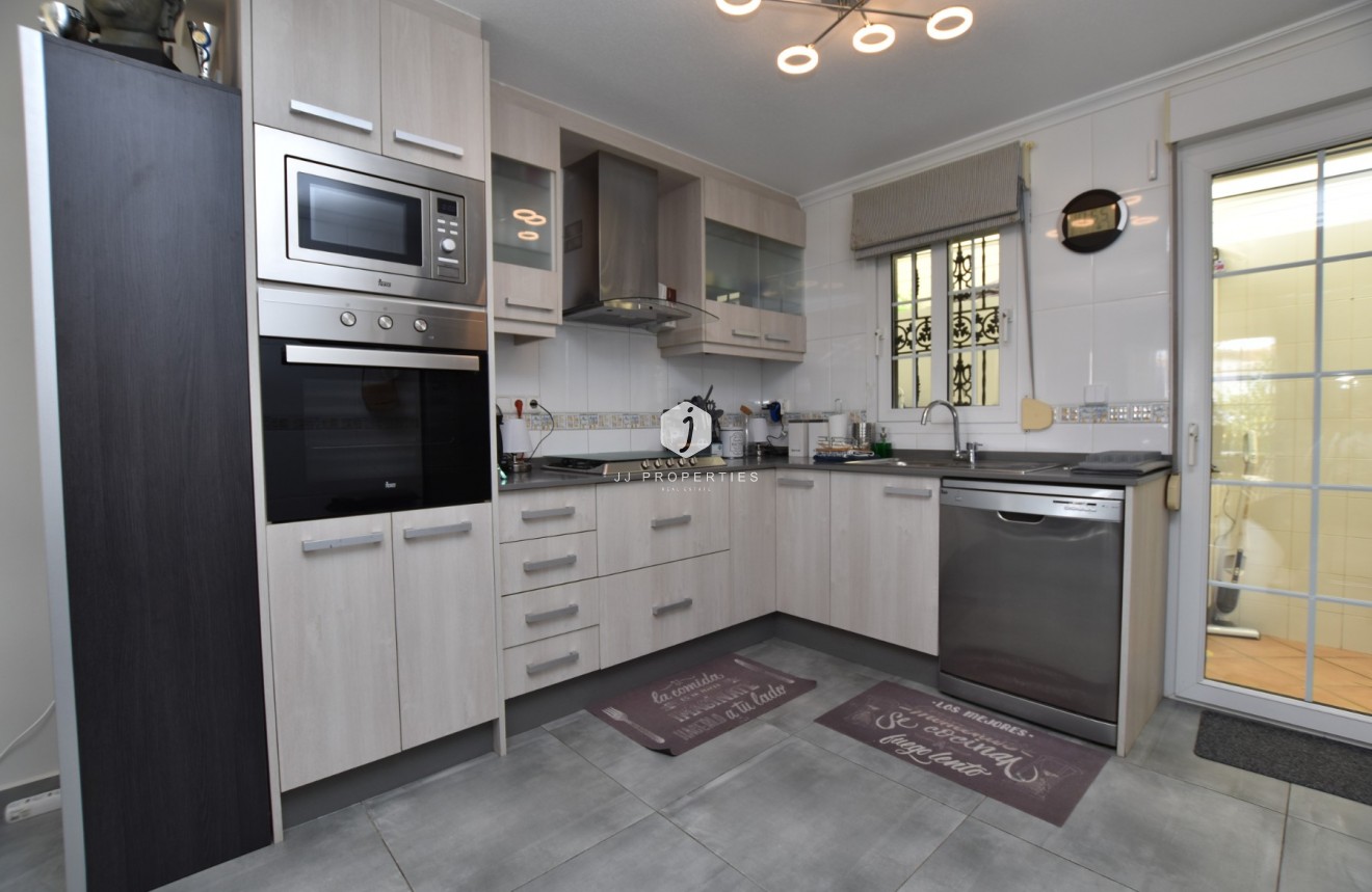 Resale - Villa -
Orihuela Costa - Costa Blanca